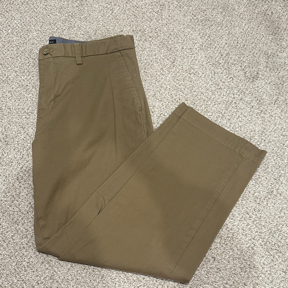 EUC Men's Tan Banana Republic Pants Size 36x30